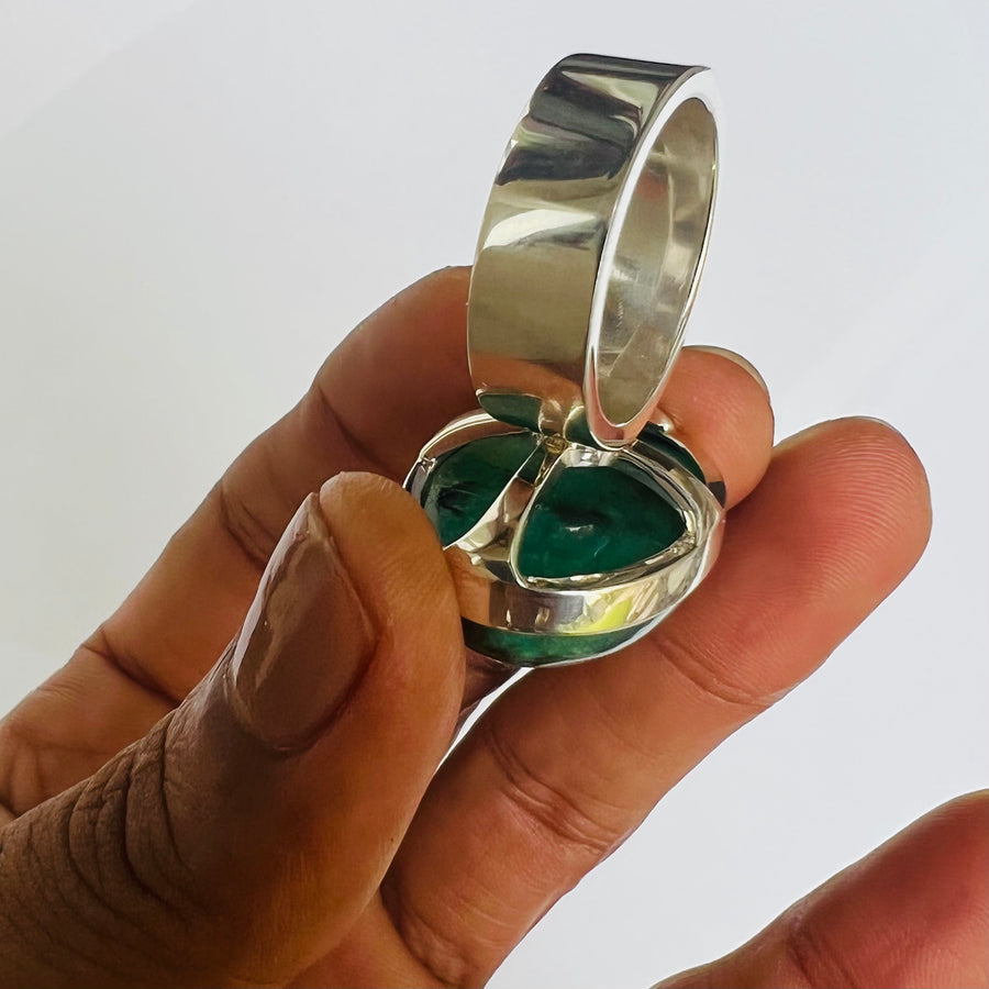 Chalice ring   (medium stone)