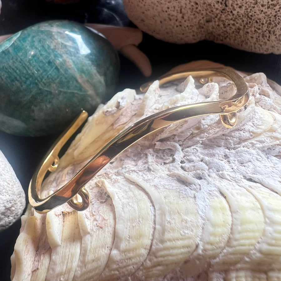 Banyan loop bangle gold plated