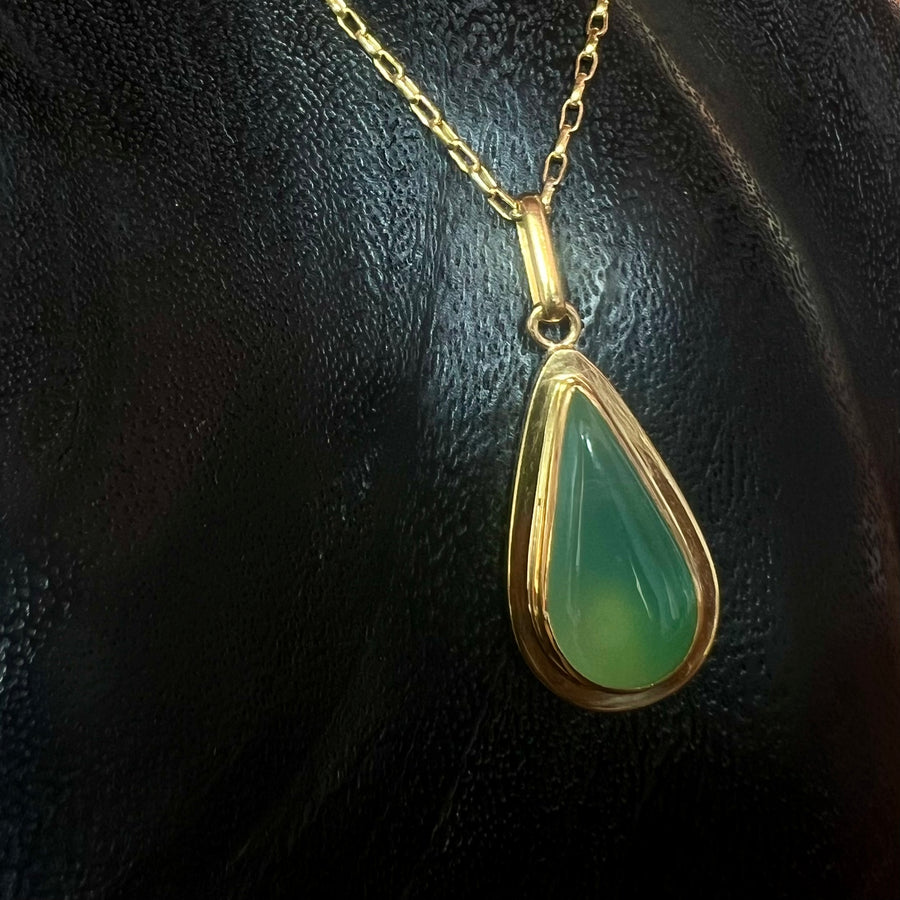 I see in green Chrysoprase Gold plated