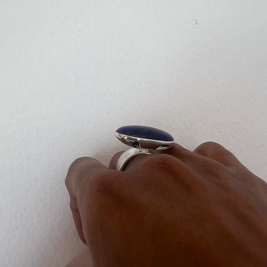 Chalice ring   (medium stone)