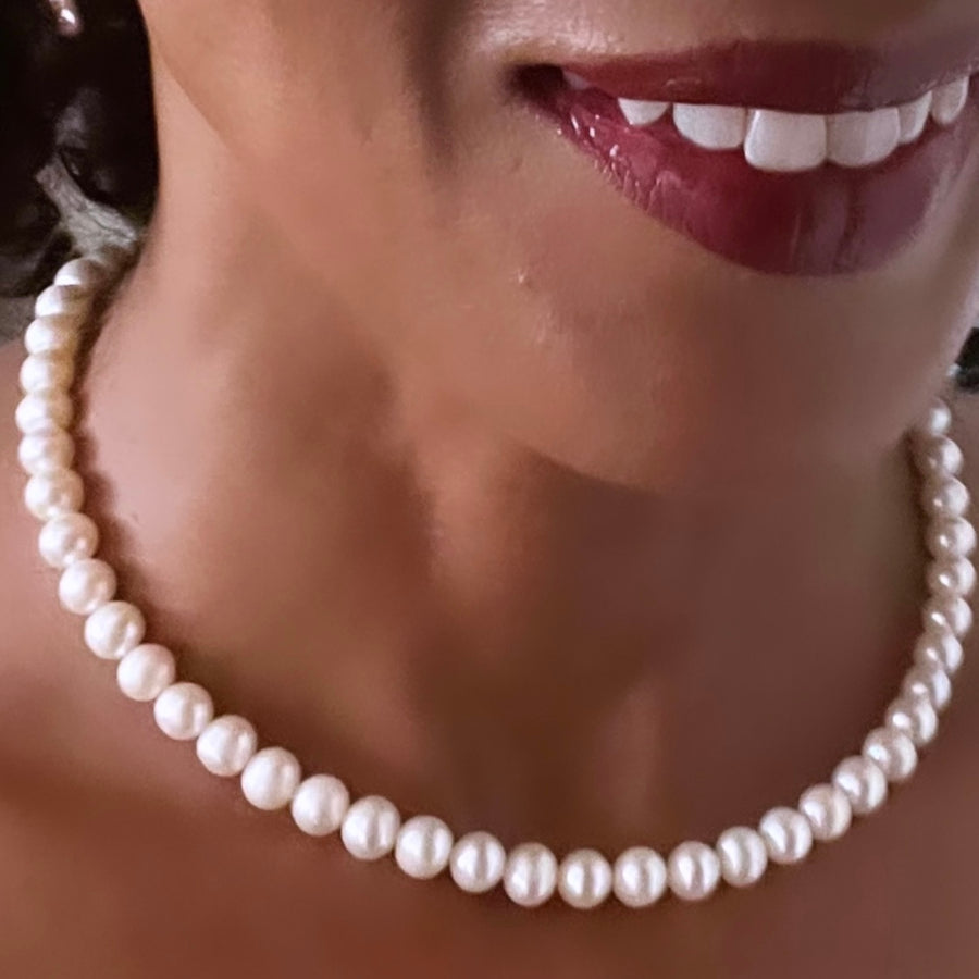 Kissi pearl necklace