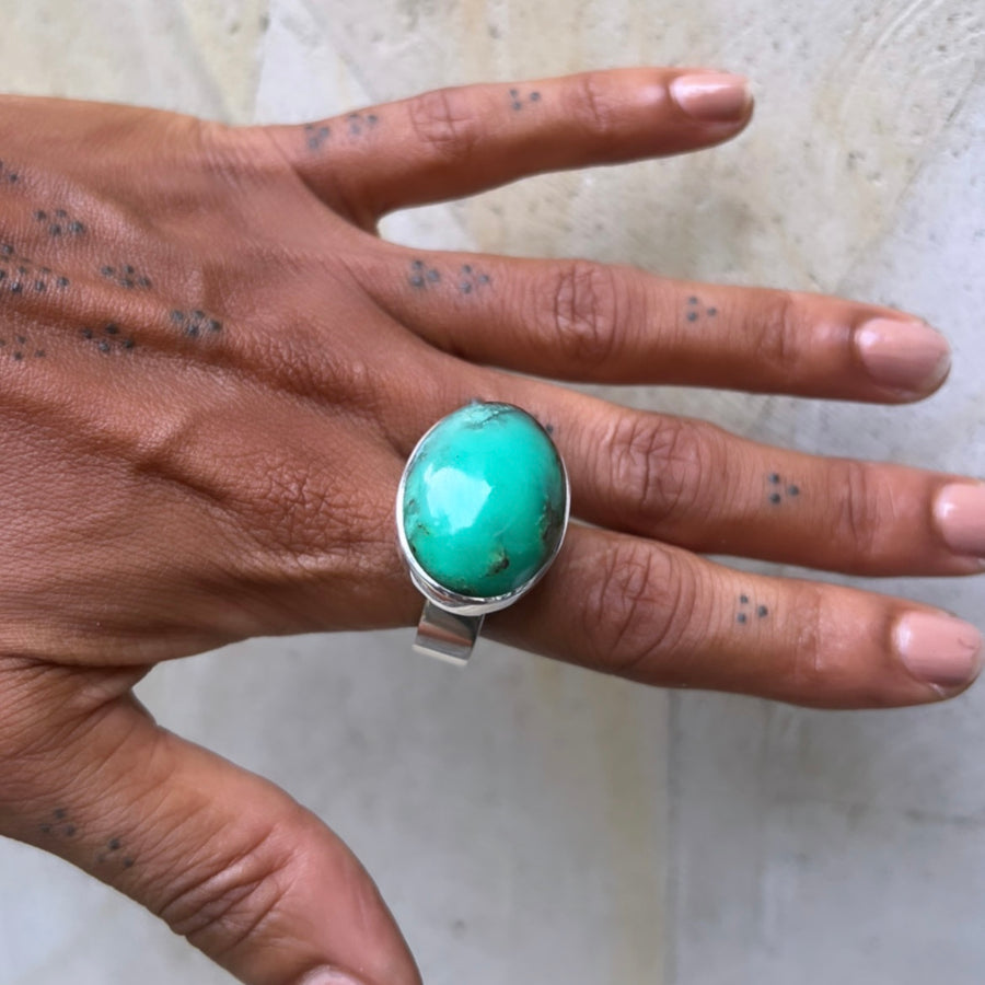 Chalice ring   (medium stone)