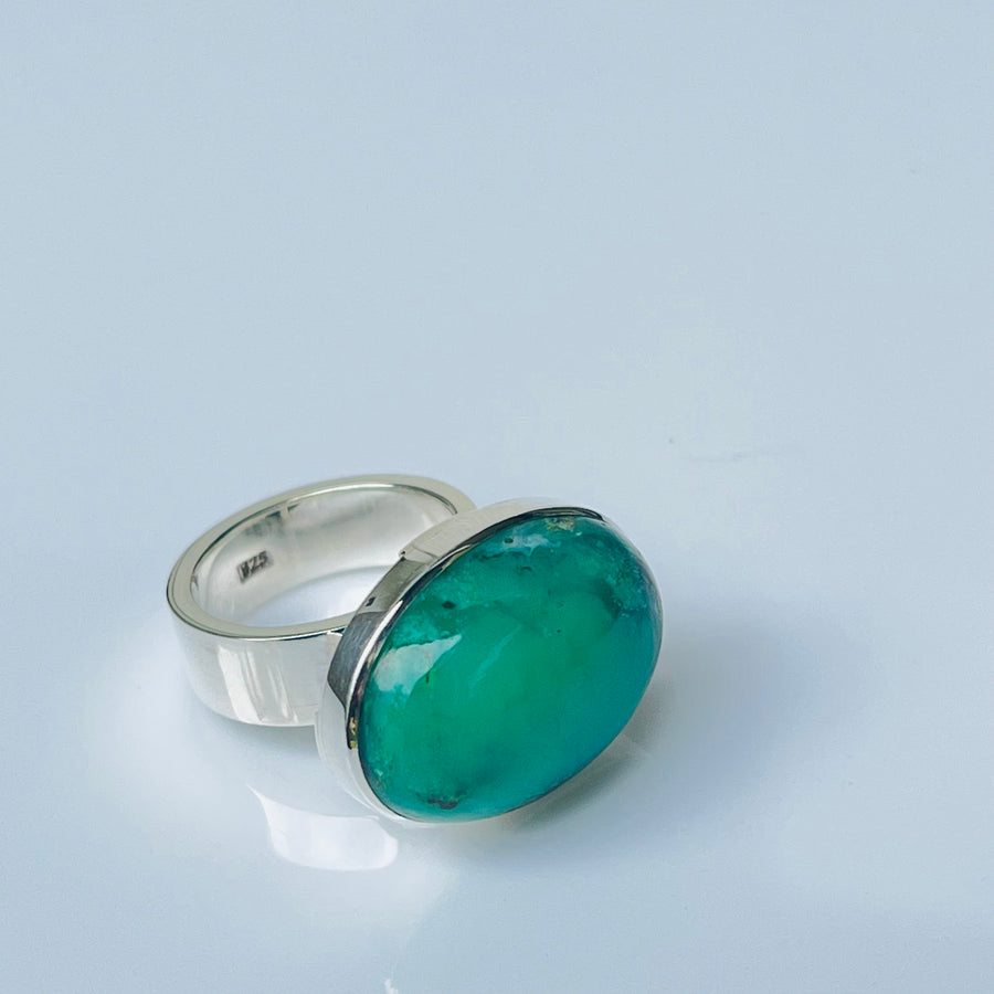 Chalice ring   (medium stone)