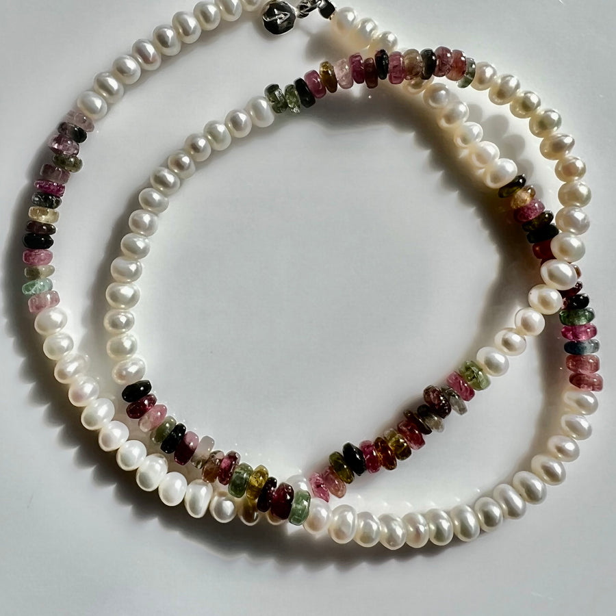 Time traveller Pearl necklace