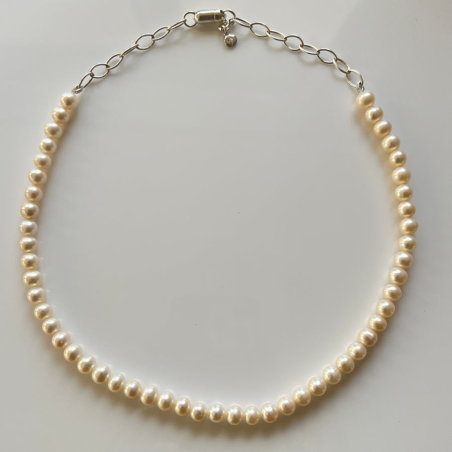 Orlando Pearl necklace